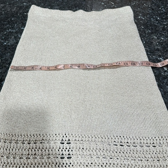 Eva Mendes New York and Company Beige knitted bottoms sets - Picture 11 of 16